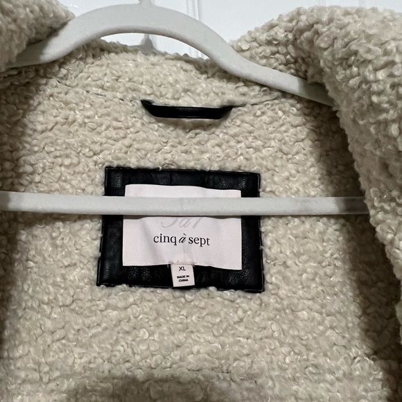 Cinq a Sept Mona Coat in Black & Ivory
Color:Black & Ivory - Picture 9 of 10